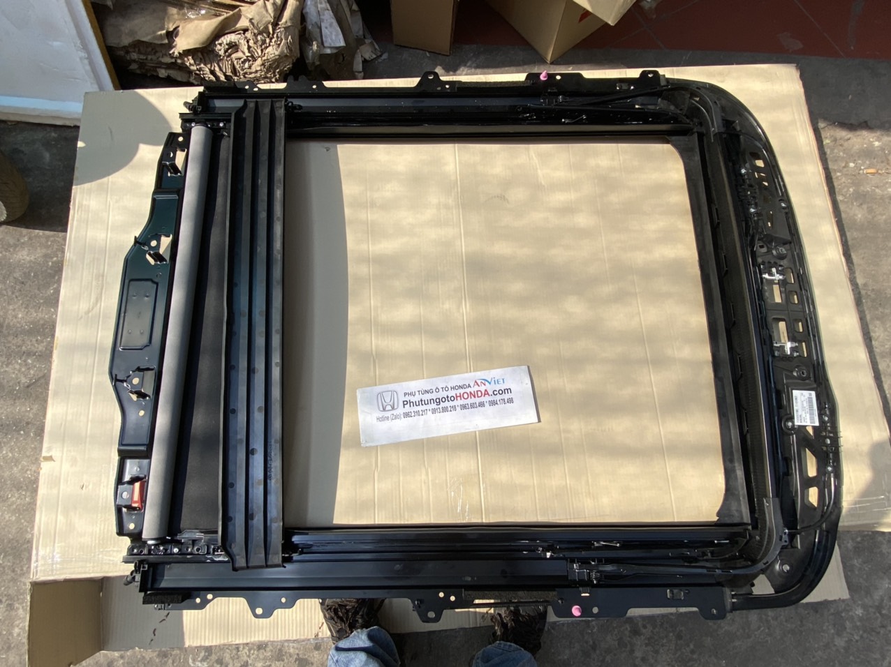 Khung cửa sổ trời xe Honda CRV